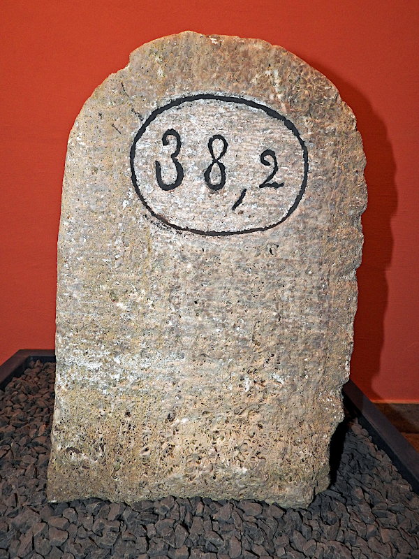 Straßenstein Straßenstein